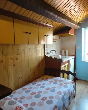 Kod Senke * Komiza