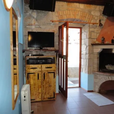 Kod Senke Apartman Komiza